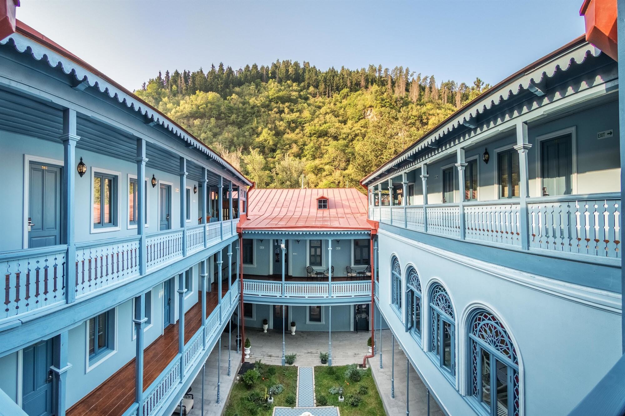 Golden Tulip Borjomi Hotel Exterior photo